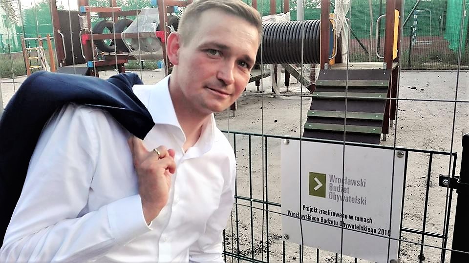 Plac zabaw przy SP96 już dostępny