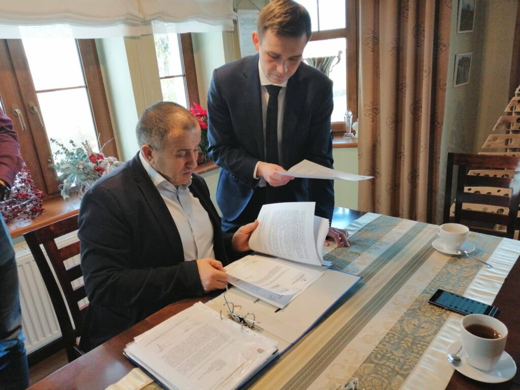 Sygnalizacja świetlna potrzebna na niebezpiecznym skrzyżowaniu