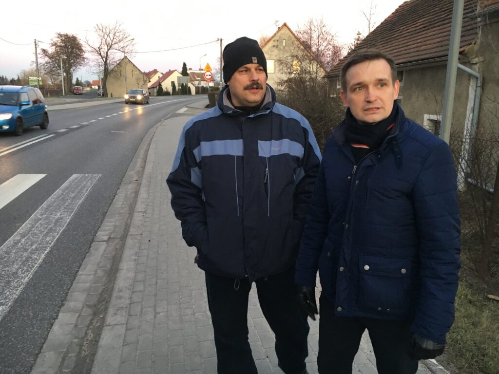 Konieczna jest odnowa nawierzchni drogi na ul. Okrężnej w miejscowości Komorniki.