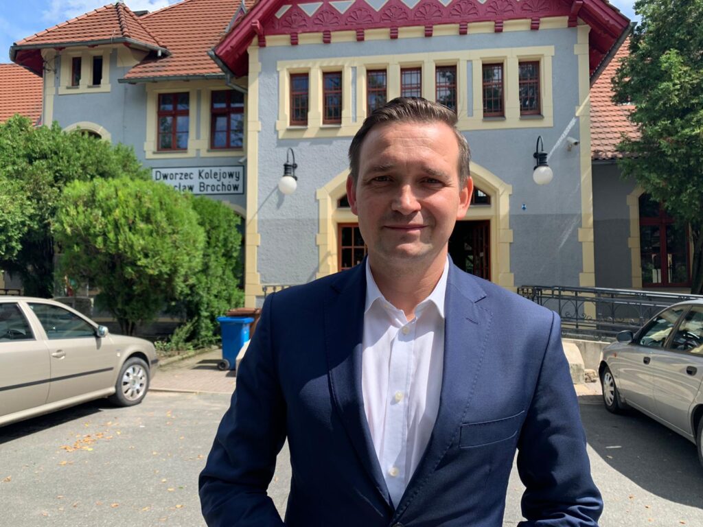 Zapytanie poselskie w sprawie parkingu ,,Parkuj i Jedź’’ na terenach kolejowych przy dworcu „Wrocław Brochów”
