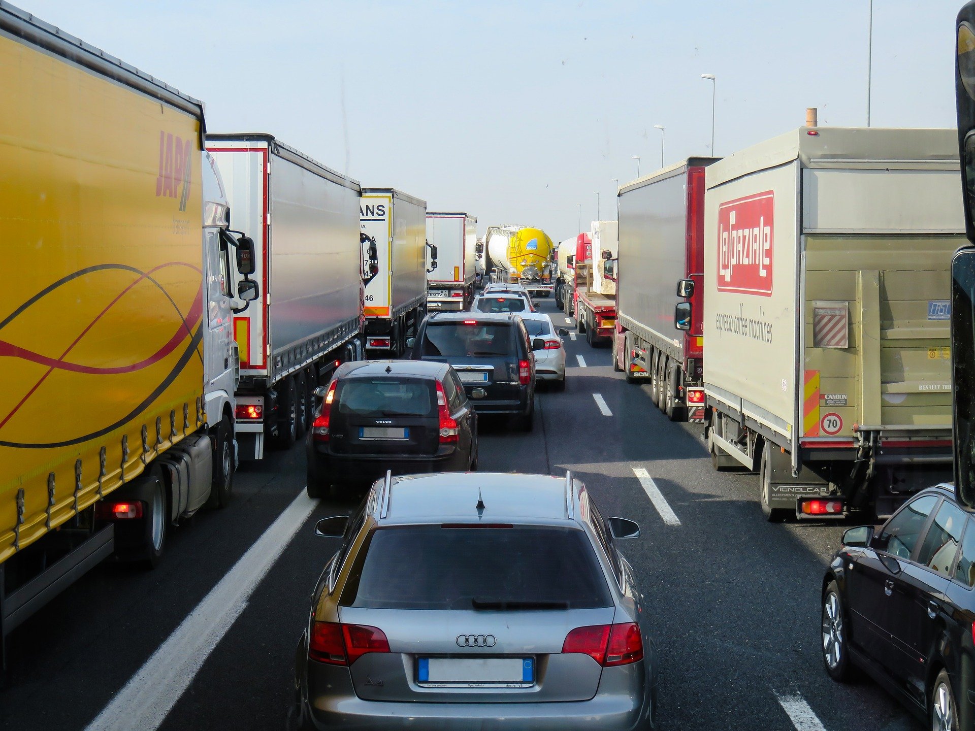 Interpelacja poselska w sprawie ciężarówek z zaopatrzeniem dla Rosji, które przejeżdżają przez Polskę